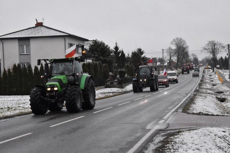  300 traktorów przejechało z Rawy do Głuchowa 