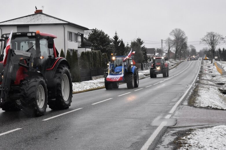  300 traktorów przejechało z Rawy do Głuchowa 