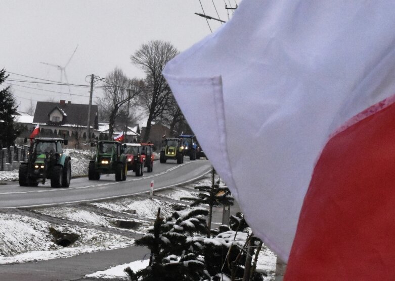  300 traktorów przejechało z Rawy do Głuchowa 