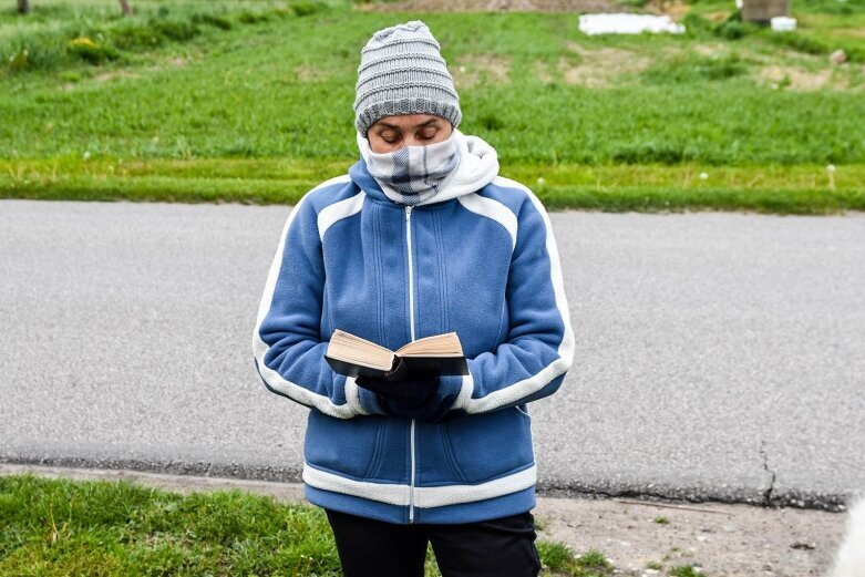  Przy kapliczkach modlą się o ustanie epidemii 