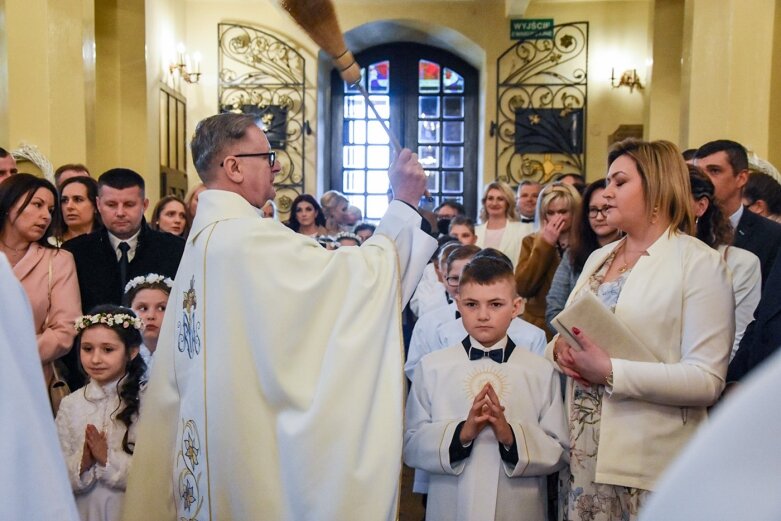  Przystąpili do pierwszej Komunii Świętej w Lipcach Reymontowskich 