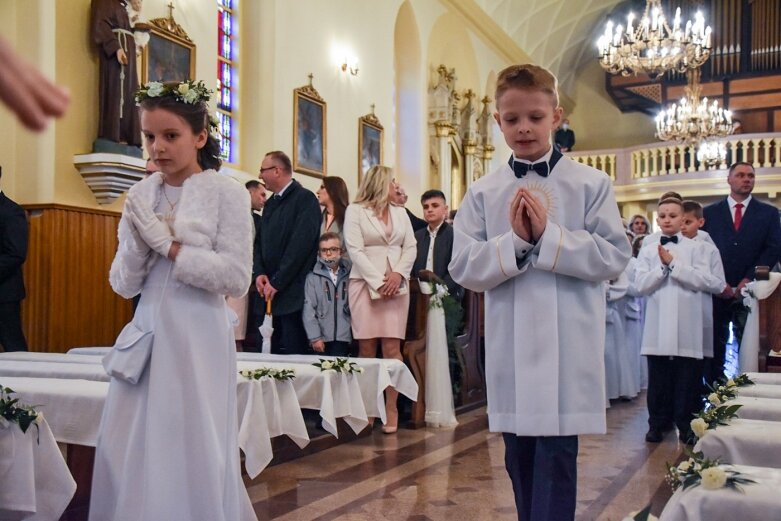  Przystąpili do pierwszej Komunii Świętej w Lipcach Reymontowskich 