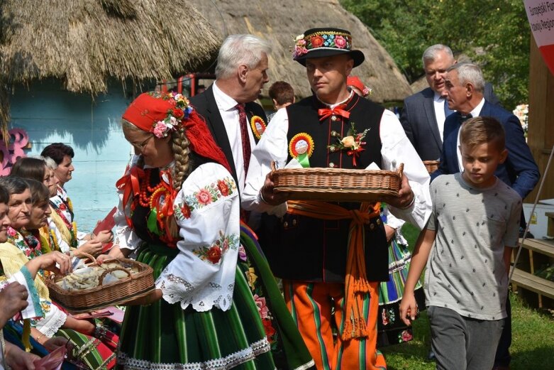  Dożynki 2021: gminny folklor w Zagrodzie Ludowej [ZDJĘCIA] 