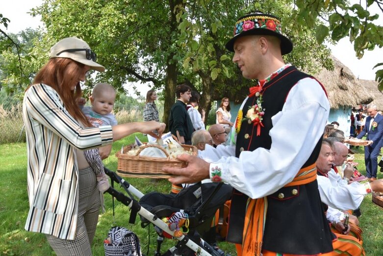  Dożynki 2021: gminny folklor w Zagrodzie Ludowej [ZDJĘCIA] 