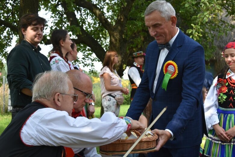  Dożynki 2021: gminny folklor w Zagrodzie Ludowej [ZDJĘCIA] 