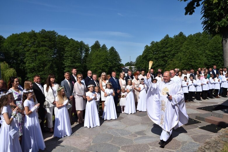  Pierwsza Komunia Święta w Kościele św. Mikołaja w Słupi 