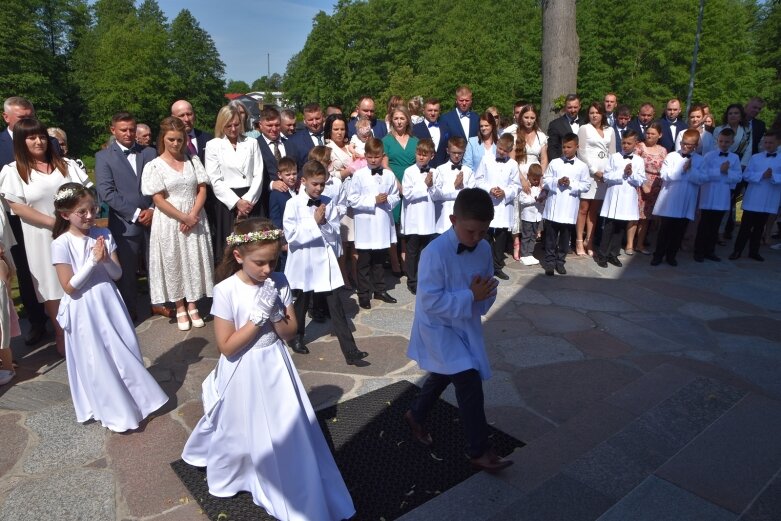  Pierwsza Komunia Święta w Kościele św. Mikołaja w Słupi 