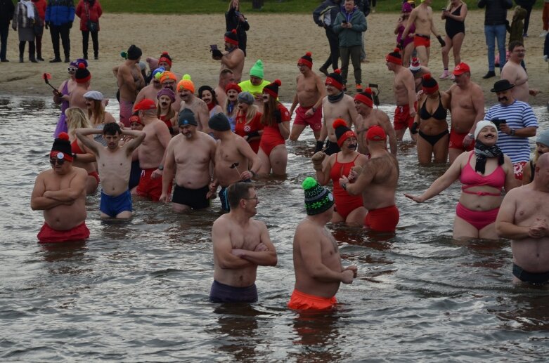  Przełam lody – morsowanie dla zdrowia na Zalewie Zadębie w Skierniewicach 