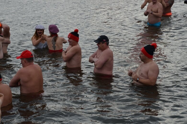  Przełam lody – morsowanie dla zdrowia na Zalewie Zadębie w Skierniewicach 