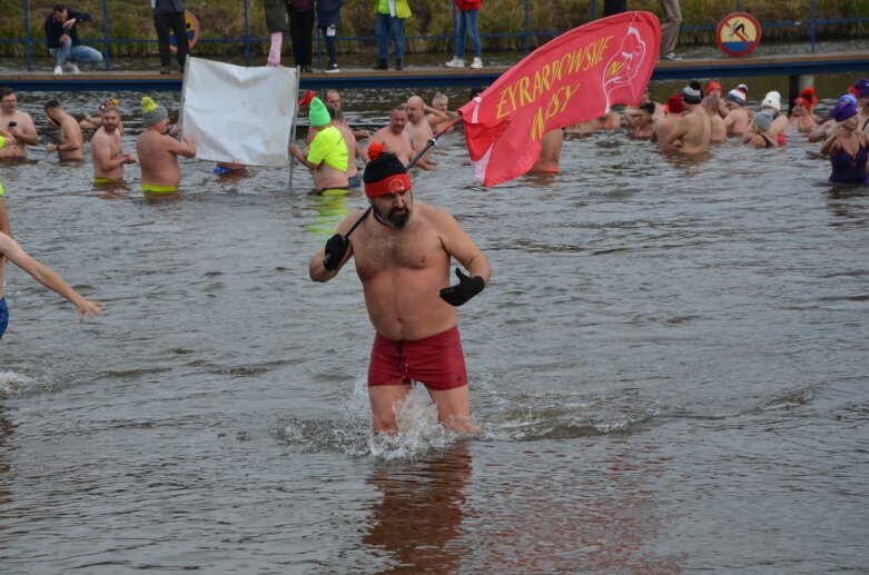  Przełam lody – morsowanie dla zdrowia na Zalewie Zadębie w Skierniewicach 