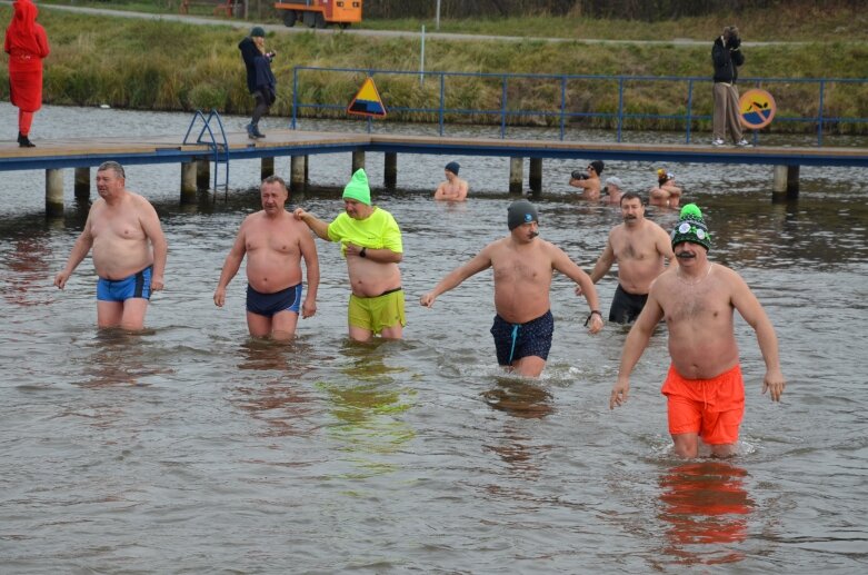  Przełam lody – morsowanie dla zdrowia na Zalewie Zadębie w Skierniewicach 