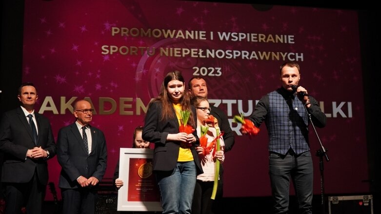  Alicja Rodziewicz i Jolanta Barska z najważniejszymi sportowymi nagrodami 