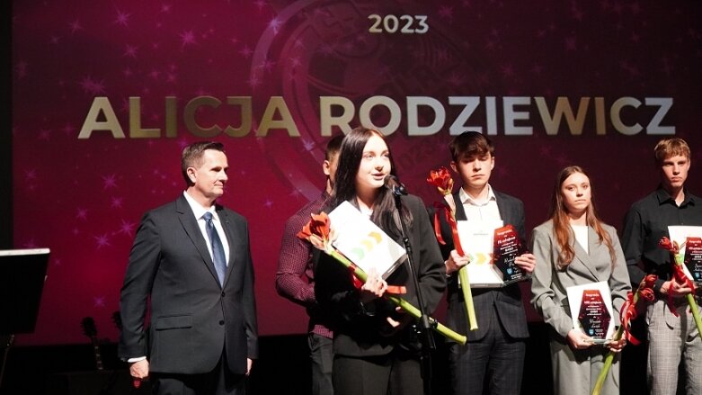  Alicja Rodziewicz i Jolanta Barska z najważniejszymi sportowymi nagrodami 