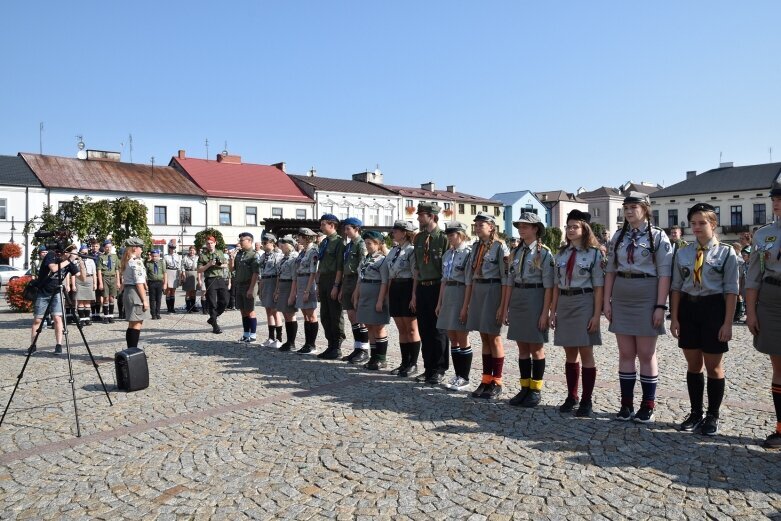  Apel zakończył obchody stulecia Hufca ZHP Skierniewice 