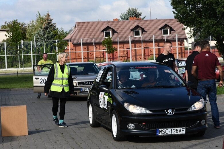  Aż 20 załóg na trasie Rajdu Lata 