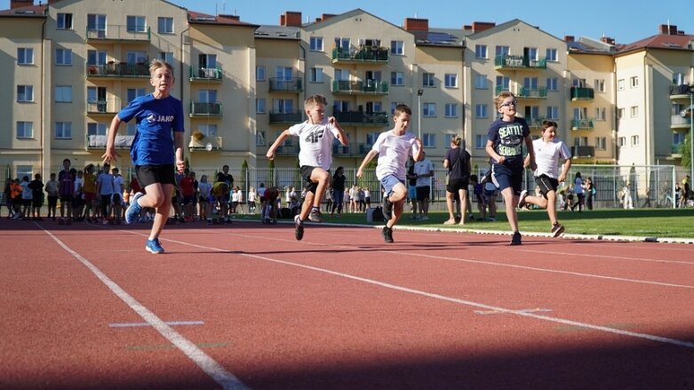  Aż 350 uczestników cyklu Czwartki Lekkoatletyczne 