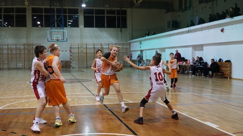  AZS Batory liderem cyklu U12 