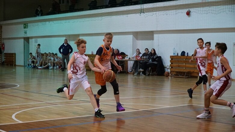  AZS Batory liderem cyklu U12 