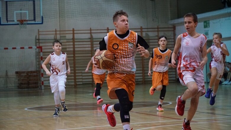  AZS Batory liderem cyklu U12 