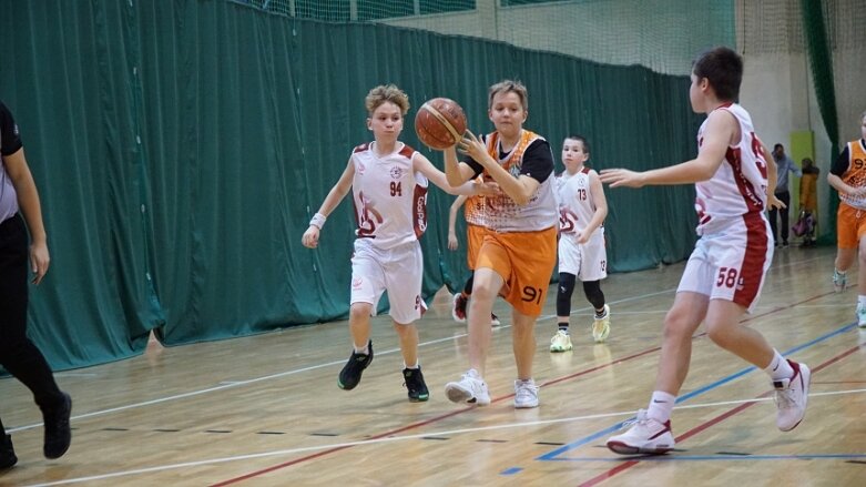  AZS Batory liderem cyklu U12 