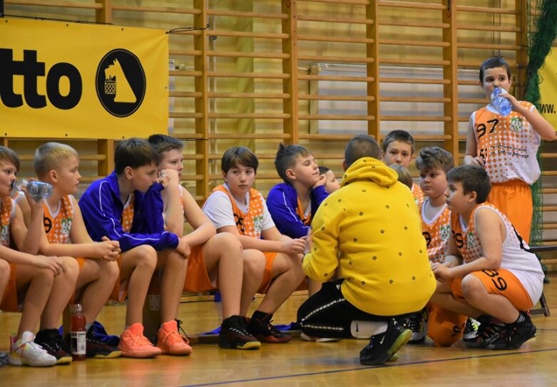  AZS i Ósemka na podium wojewódzkiej ligi żaków 