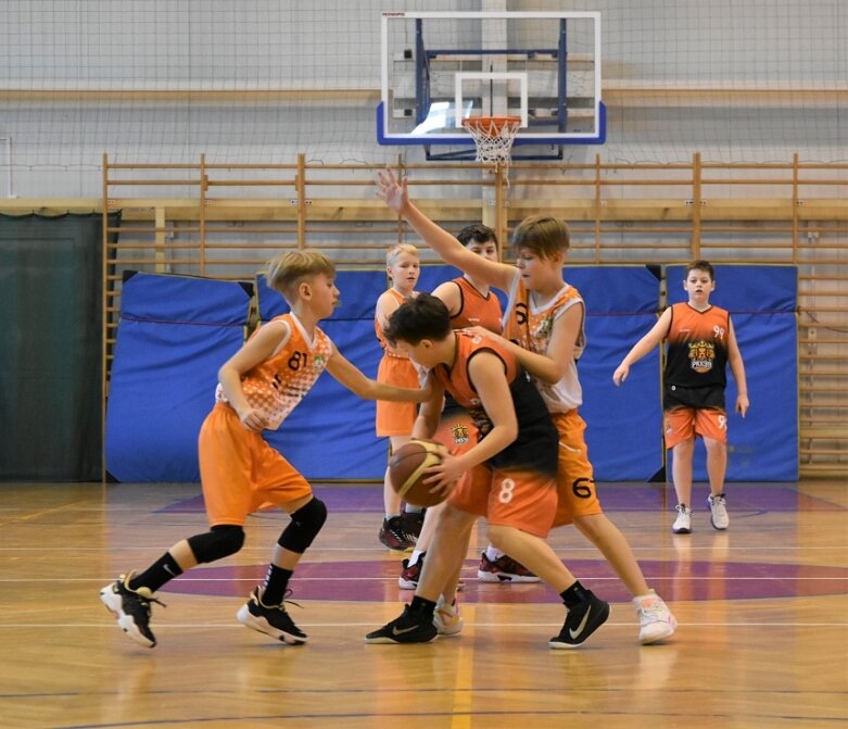  AZS i Ósemka na podium wojewódzkiej ligi żaków 