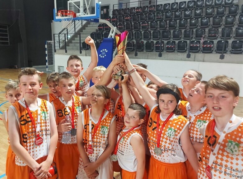  AZS wicemistrzem, Ósemka trzecia w łódzkim w lidze U11 