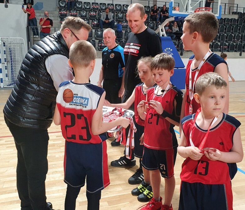  AZS wicemistrzem, Ósemka trzecia w łódzkim w lidze U11 