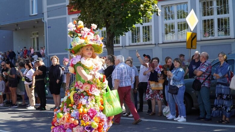  Barwna parada przeszła ulicami miasta 