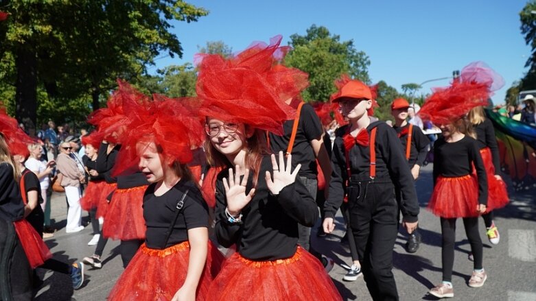  Barwna parada przeszła ulicami miasta 