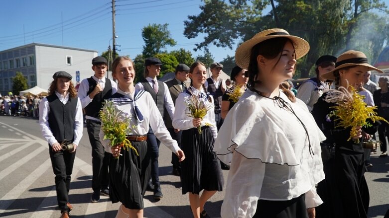  Barwna parada przeszła ulicami miasta 