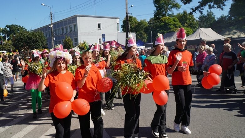  Barwna parada przeszła ulicami miasta 