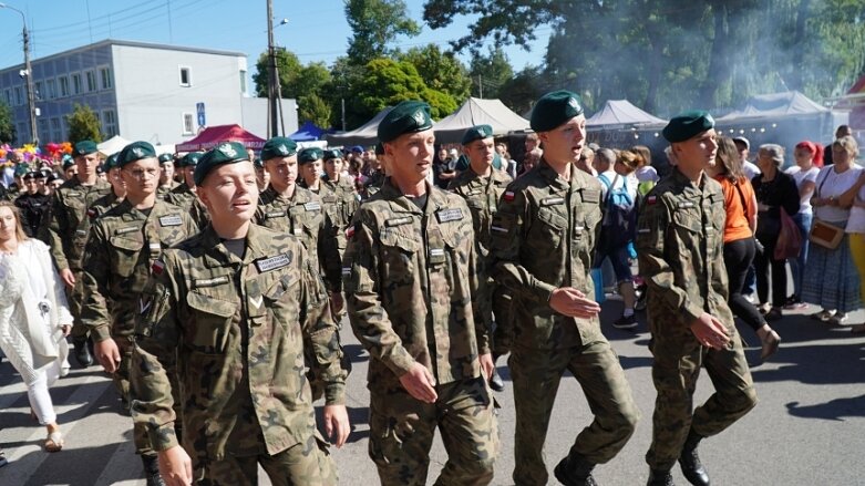  Barwna parada przeszła ulicami miasta 