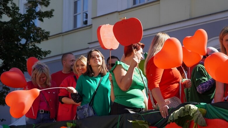  Barwna parada przeszła ulicami miasta 