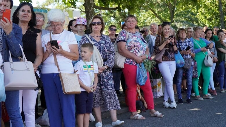  Barwna parada przeszła ulicami miasta 