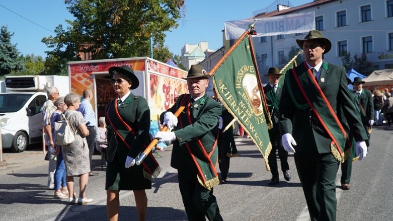  Barwna parada przeszła ulicami miasta 