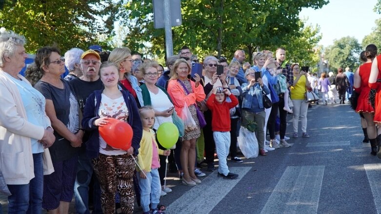  Barwna parada przeszła ulicami miasta 