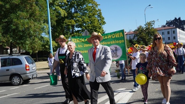  Barwna parada przeszła ulicami miasta 