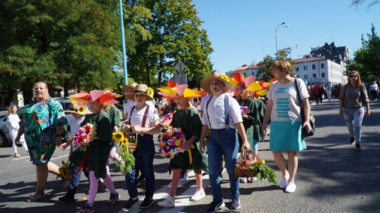  Barwna parada przeszła ulicami miasta 