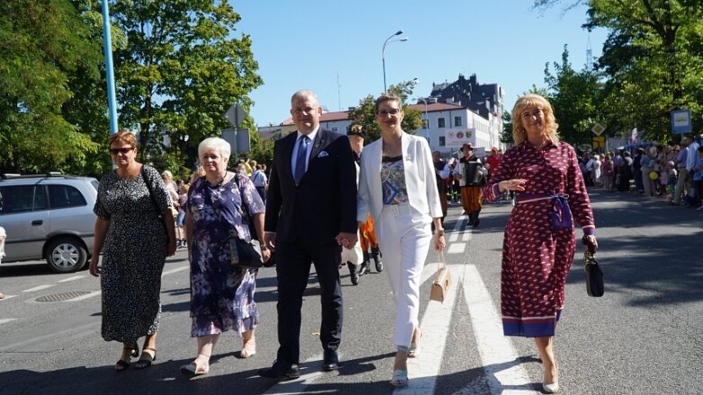  Barwna parada przeszła ulicami miasta 