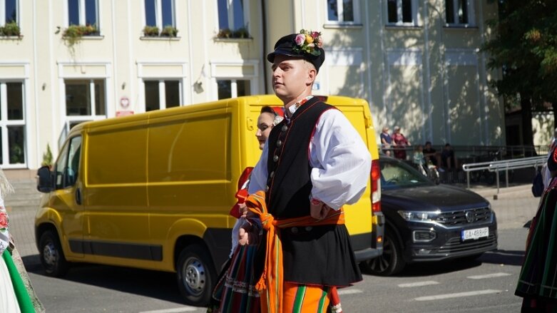  Barwna parada przeszła ulicami miasta 