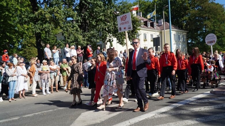  Barwna parada przeszła ulicami miasta 