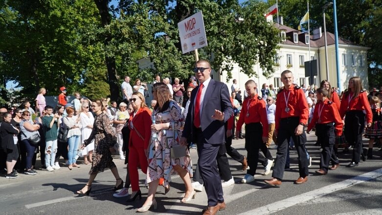  Barwna parada przeszła ulicami miasta 