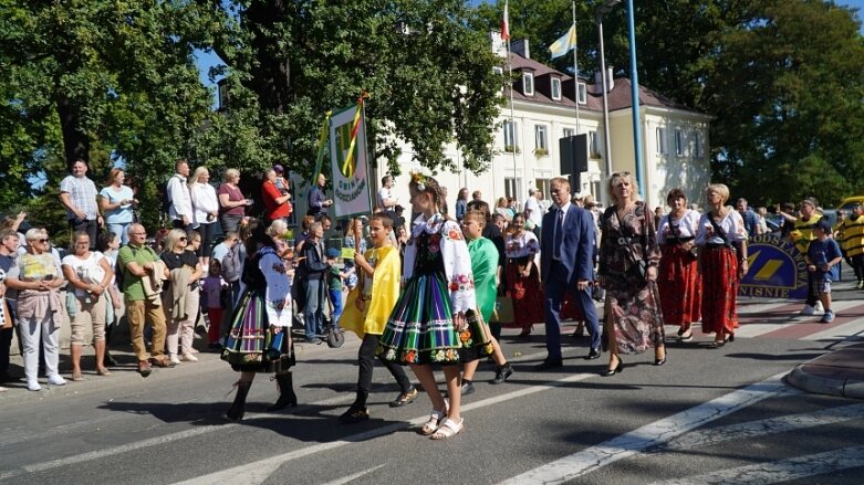  Barwna parada przeszła ulicami miasta 