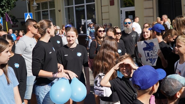  Barwna parada przeszła ulicami miasta 