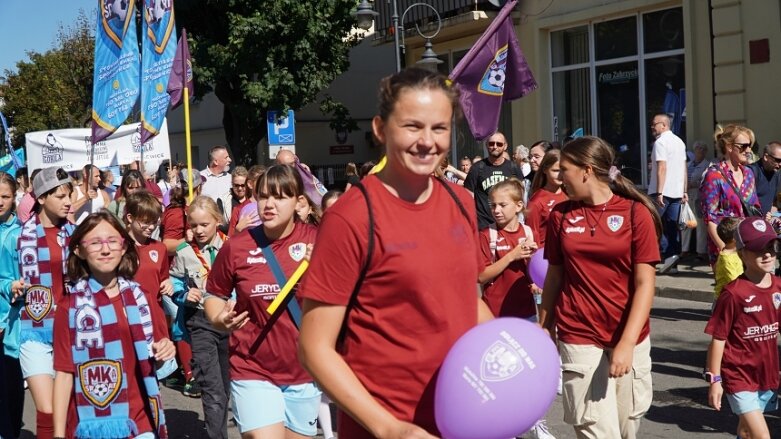  Barwna parada przeszła ulicami miasta 