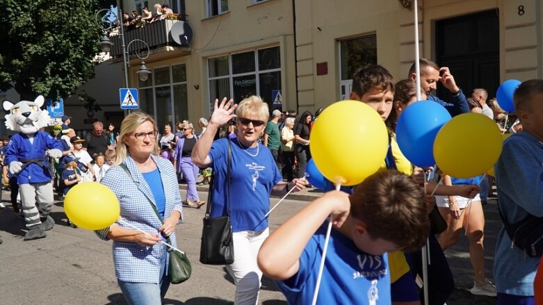  Barwna parada przeszła ulicami miasta 