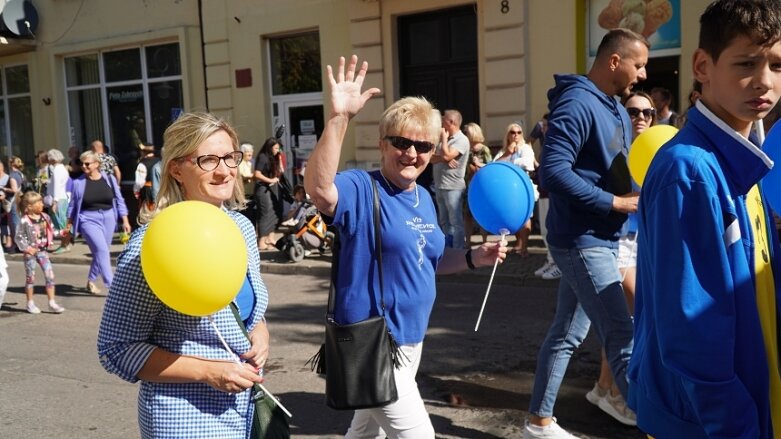  Barwna parada przeszła ulicami miasta 