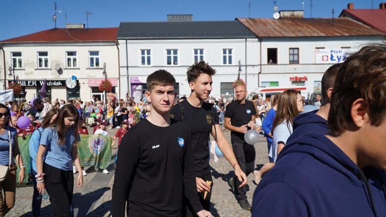  Barwna parada przeszła ulicami miasta 