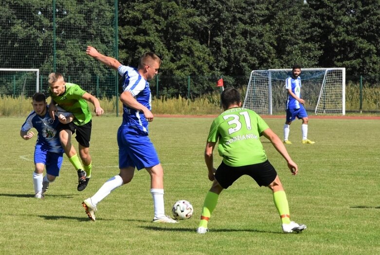  Beniaminek z Sierakowic liderem A Klasy 